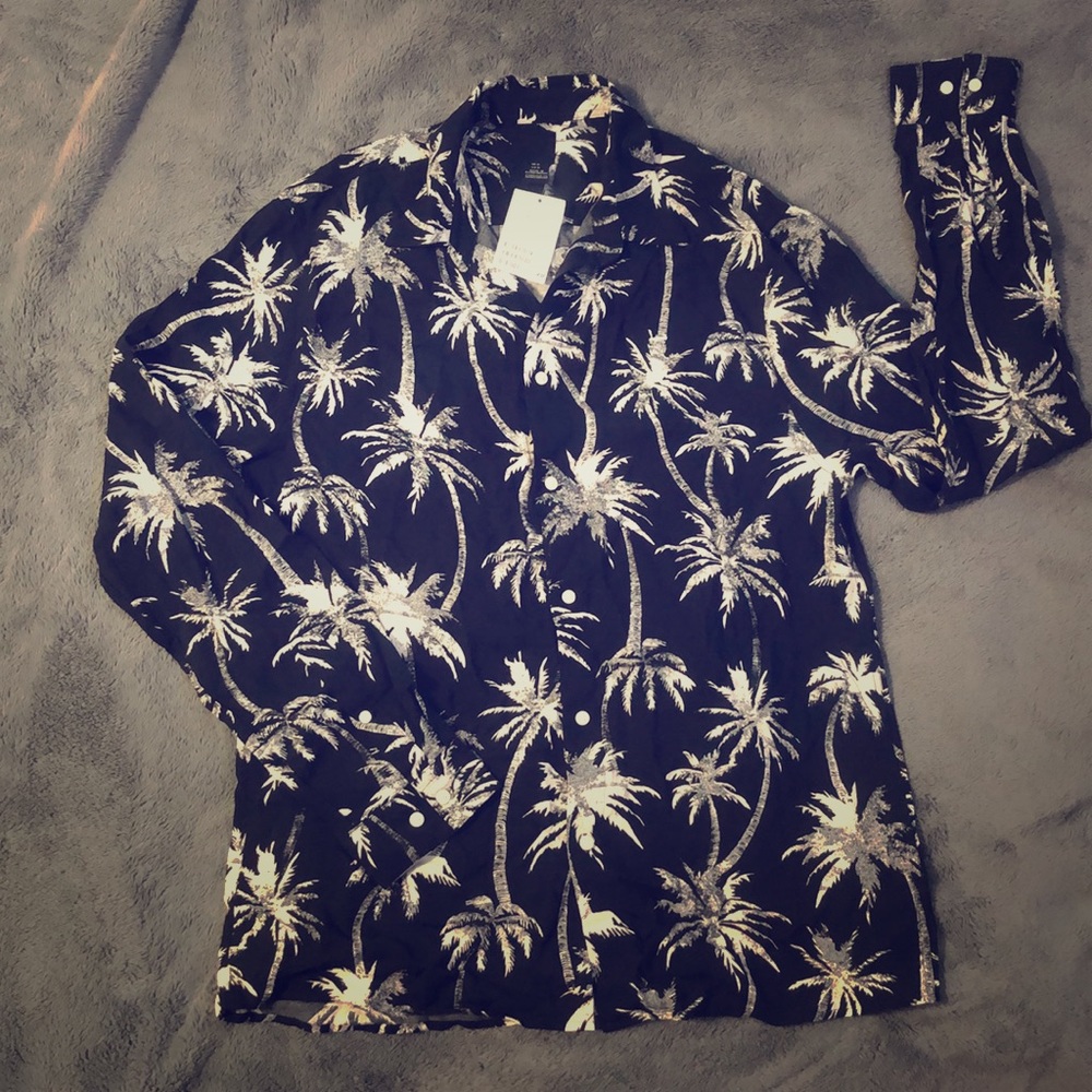 Palm Tree Button Up